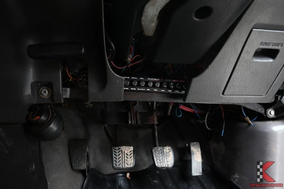 2000 Mazda 2500 Fighter V 3