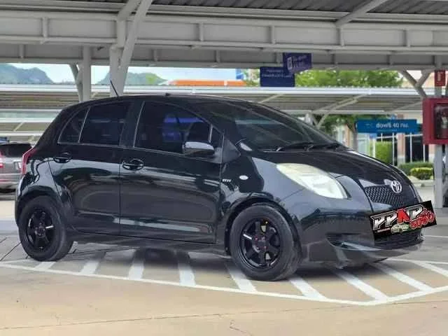 2006 Toyota Yaris II 2