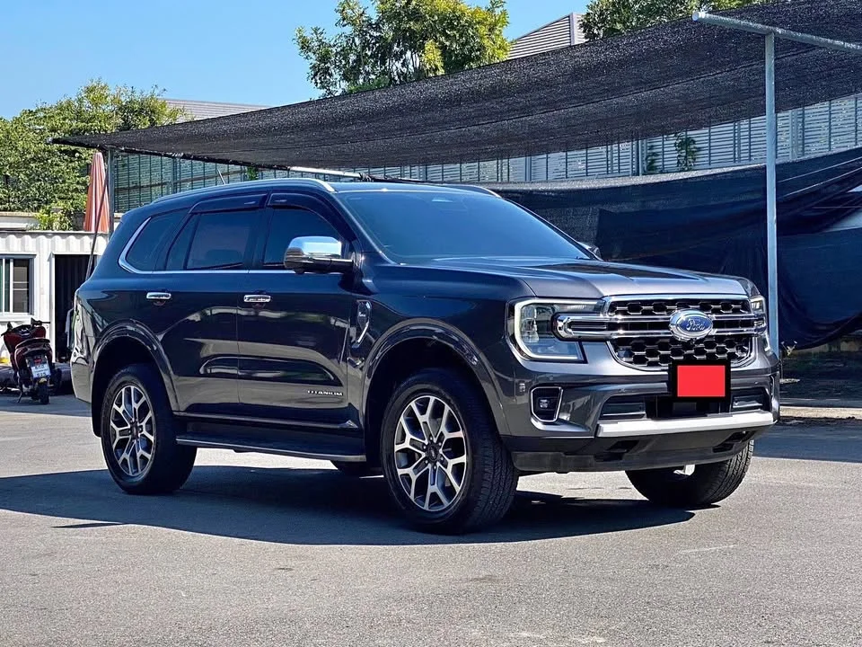 2022 Ford Everest III 3