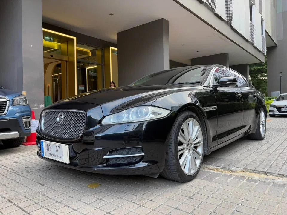 2011 Jaguar XJ X351 2