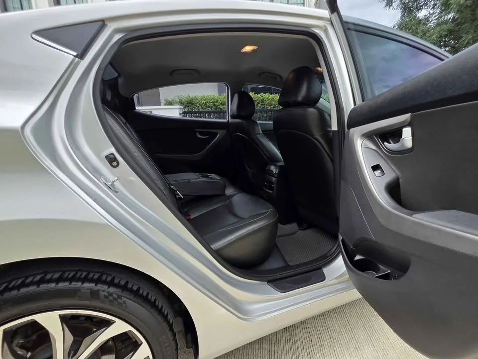 2015 Hyundai Elantra V 3