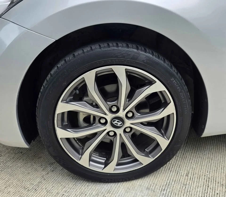 2015 Hyundai Elantra V 2