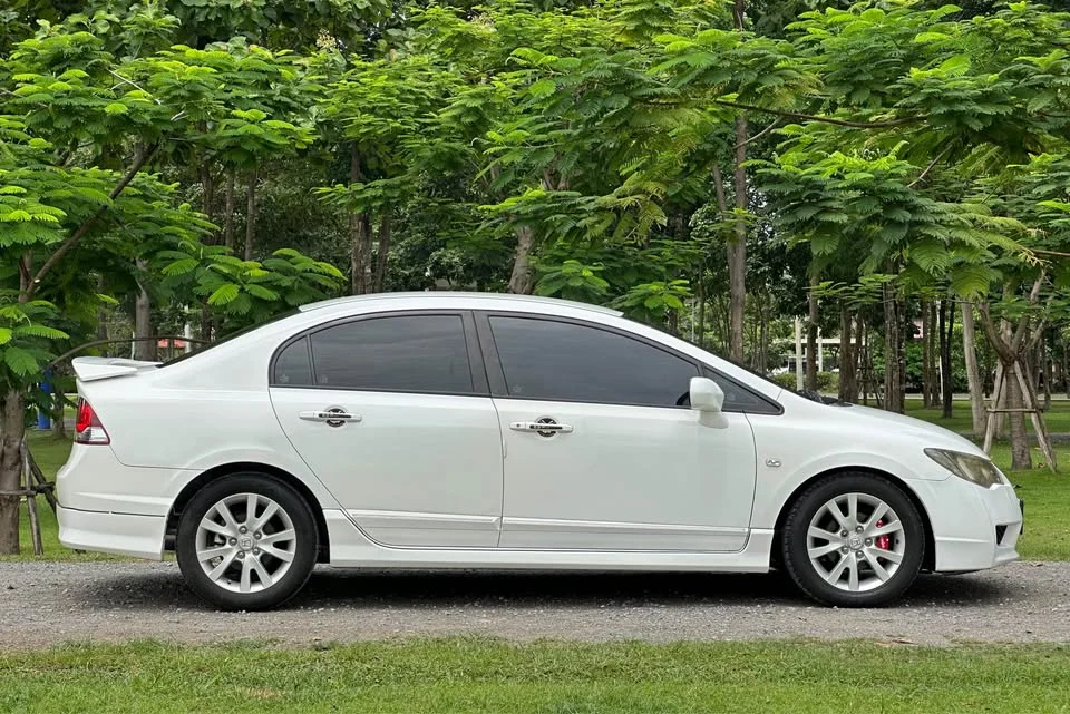 2011 Honda Civic VIII 2