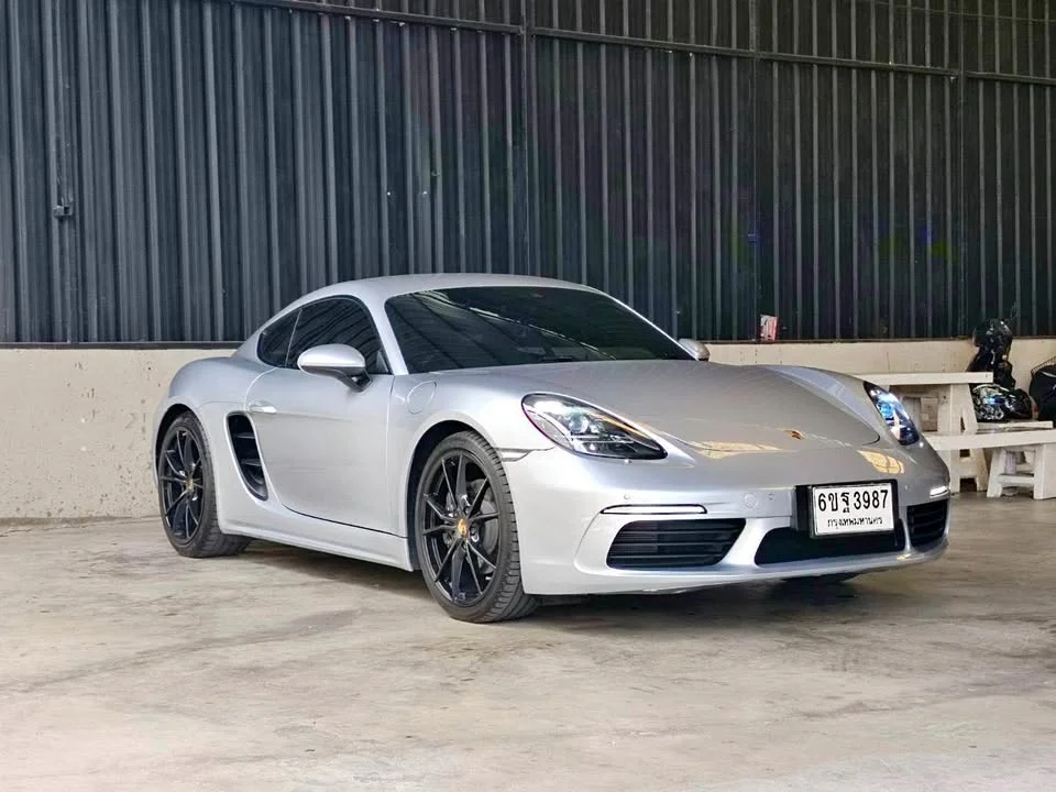 2018 Porsche 718 Boxster and Cayman IV 3