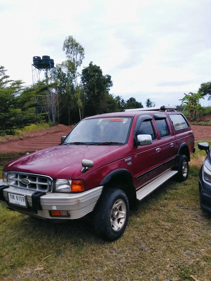 2000 Mazda 2500 Fighter V 2
