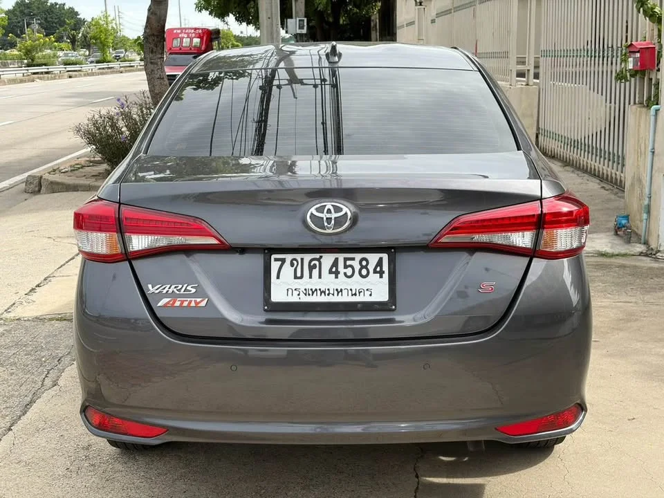 2019 Toyota Yaris ATIV III 3