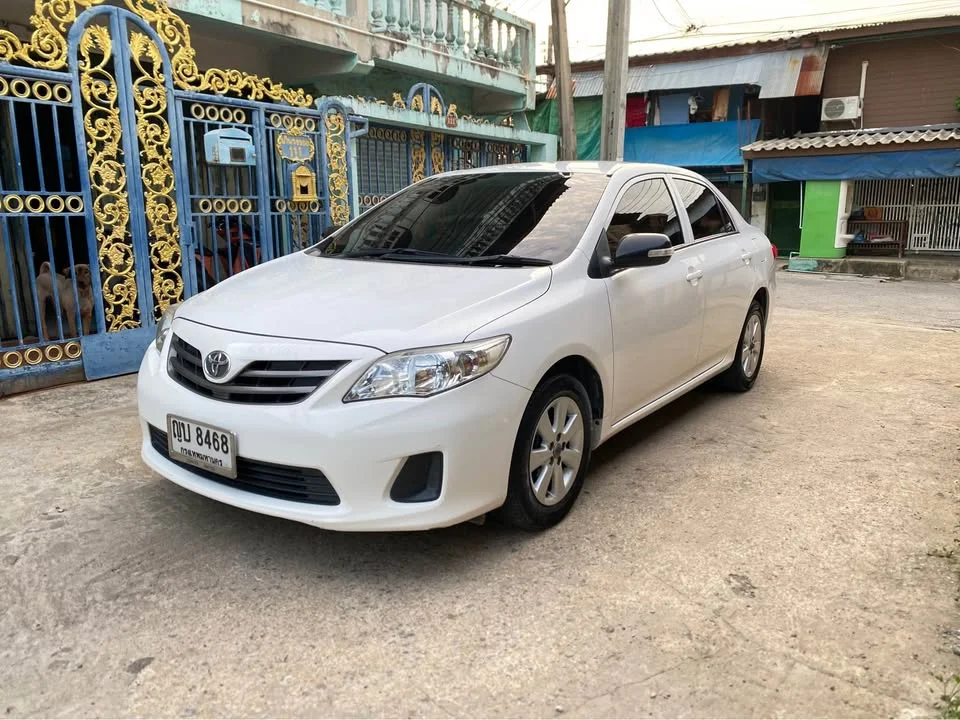 2011 Toyota Corolla Altis X (E140) 3