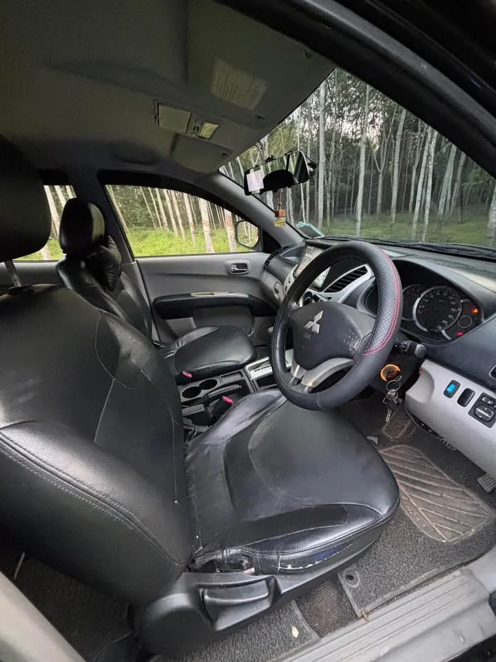 2011 Mitsubishi Triton IV 3