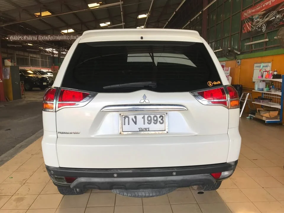 2011 Mitsubishi Pajero Sport II 2