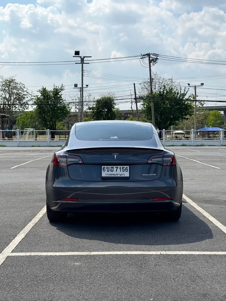 2023 Tesla Model 3 2