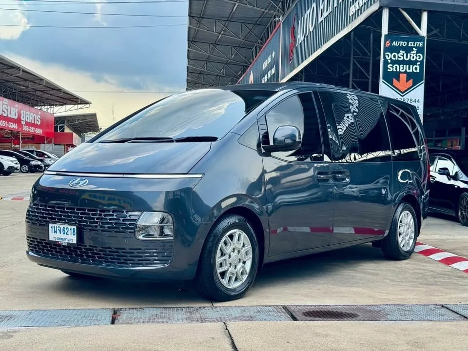2023 Hyundai Staria US4 3