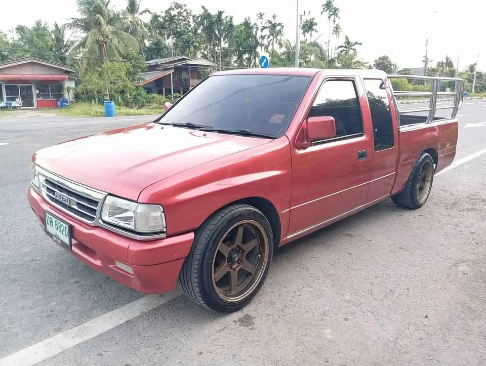 1997 Isuzu TFR III 2