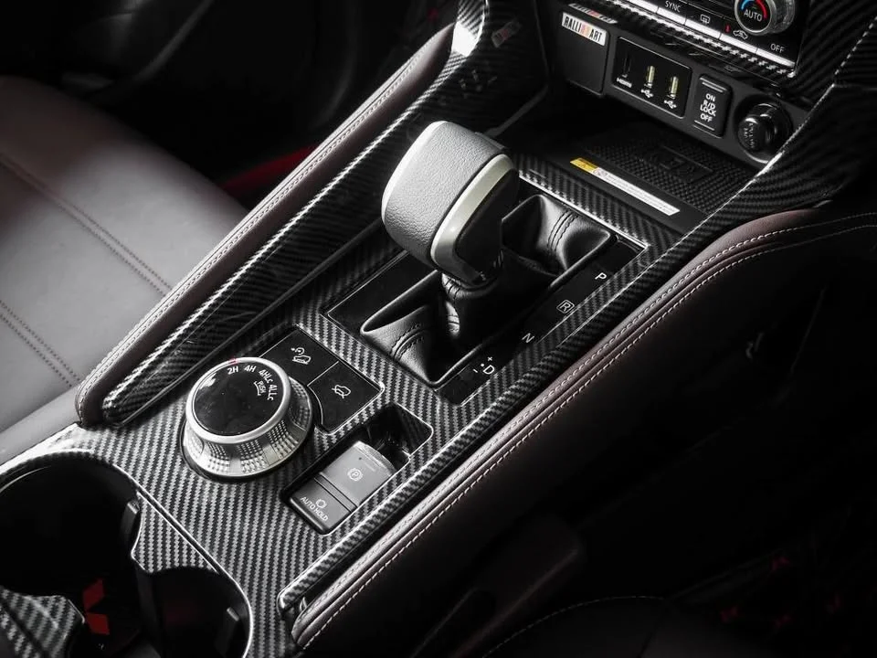 2024 Mitsubishi Pajero Sport III 2