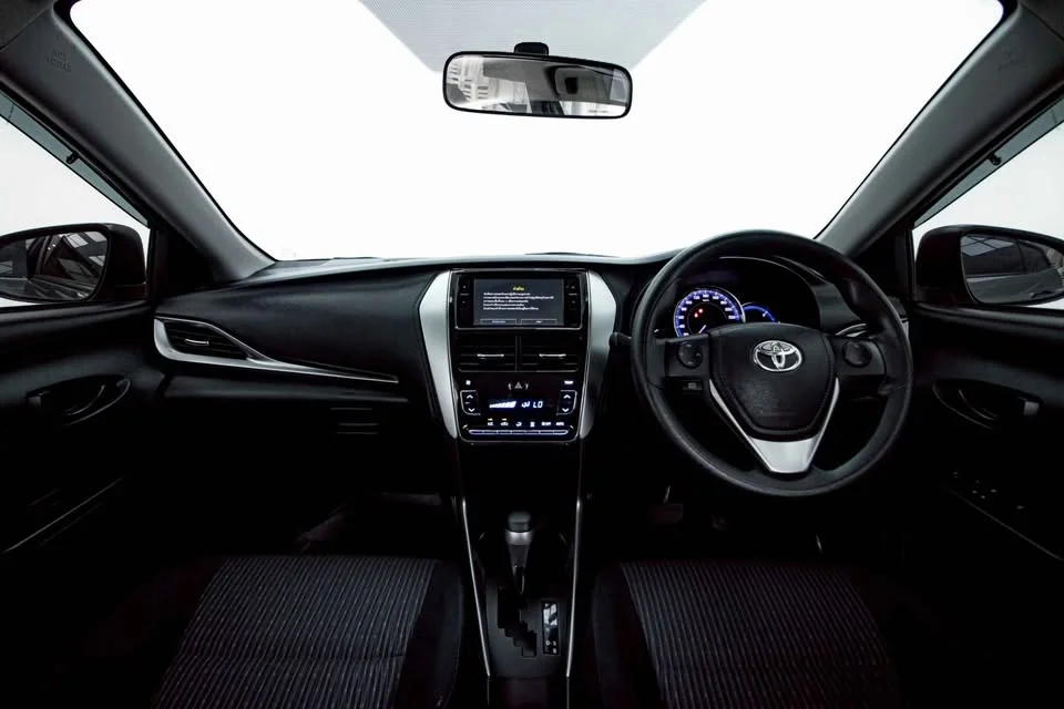 2020 Toyota Yaris ATIV III 2