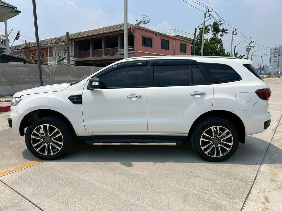 2018 Ford Everest II 2