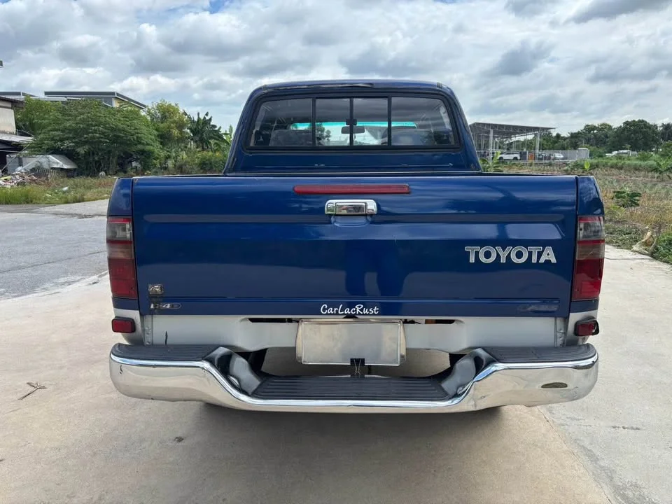 2002 Toyota Hilux Tiger VI 2