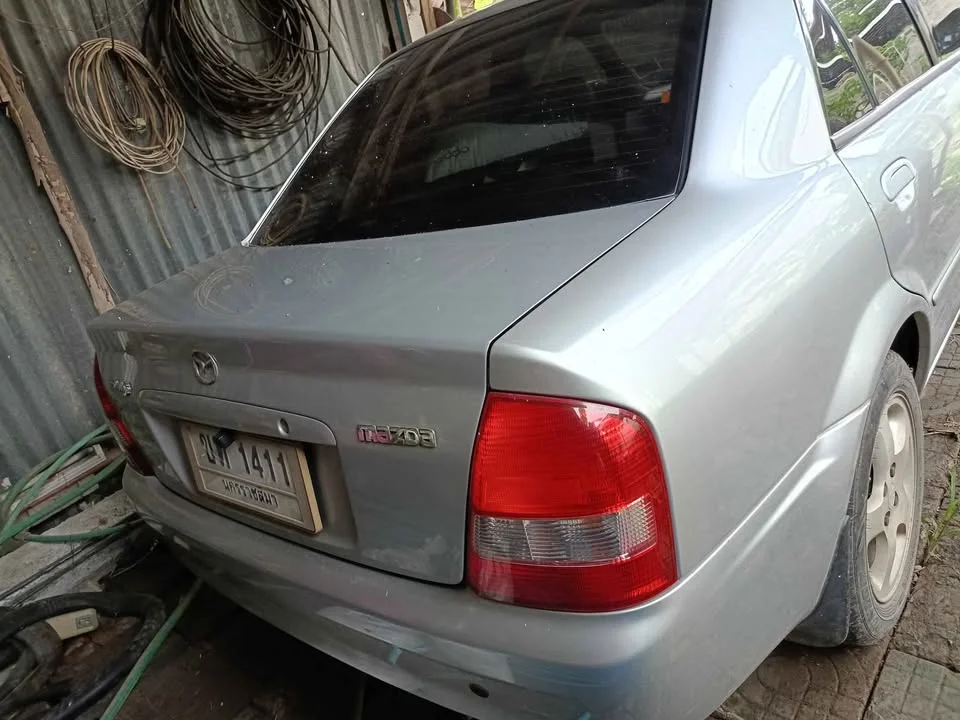 2004 Mazda 323 VIII 2