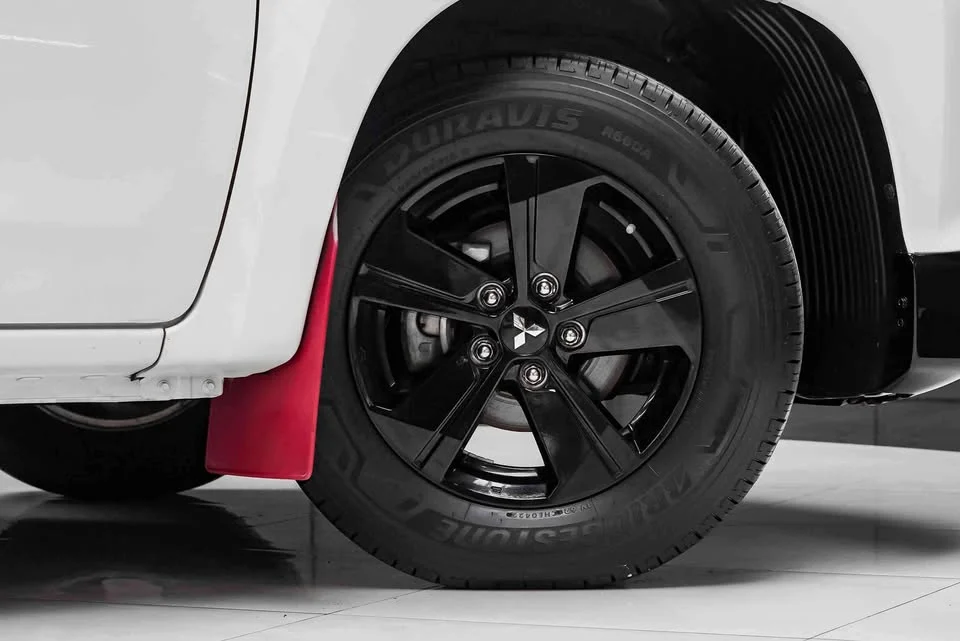 2023 Mitsubishi Triton V 2