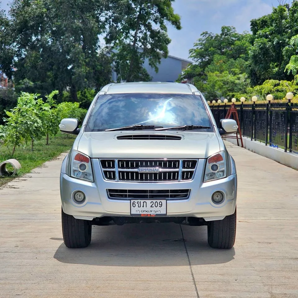 2007 Isuzu MU-7 3