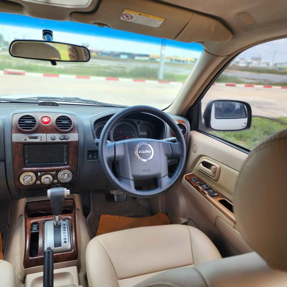 2007 Isuzu MU-7 2