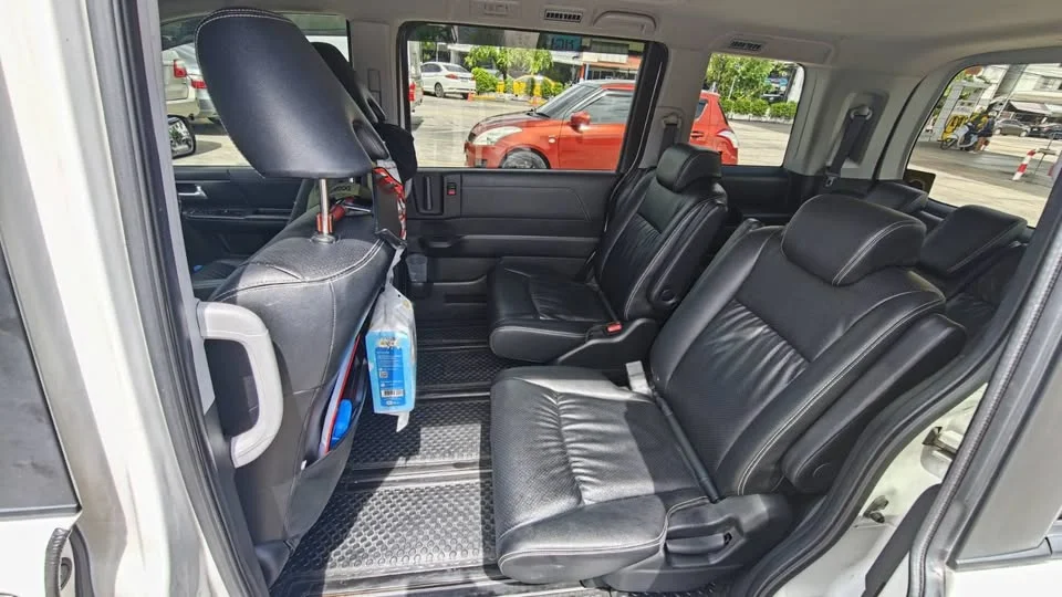 2013 Honda Stepwgn IV 2