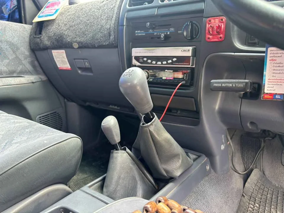 2002 Toyota Hilux Tiger VI 3