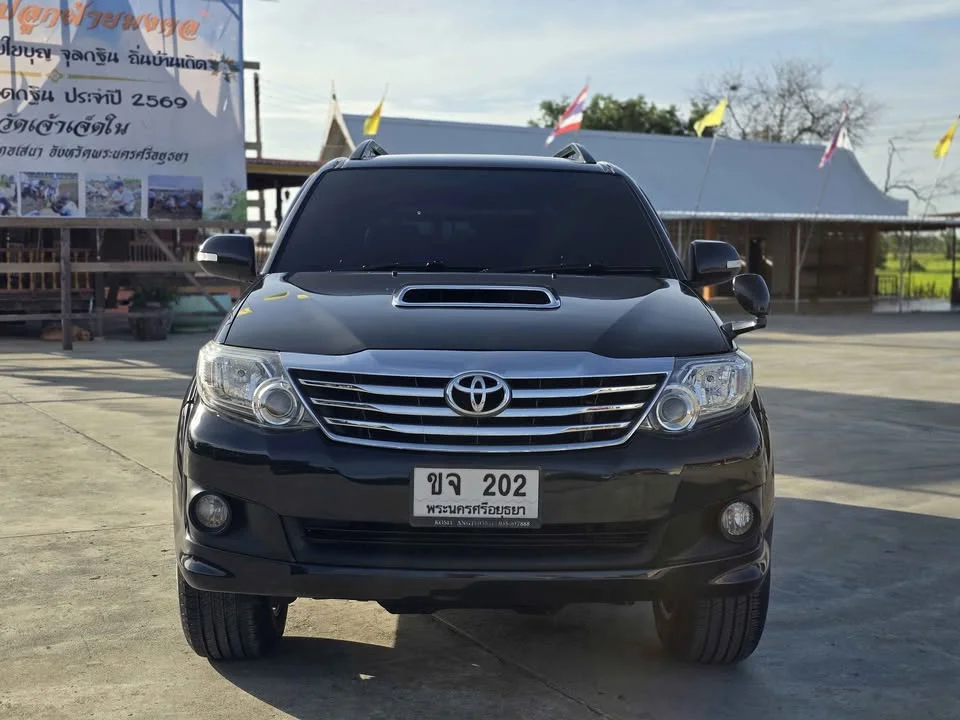 2013 Toyota Fortuner I 3