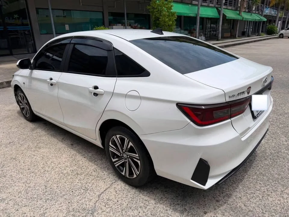 2023 Toyota Yaris ATIV IV 3