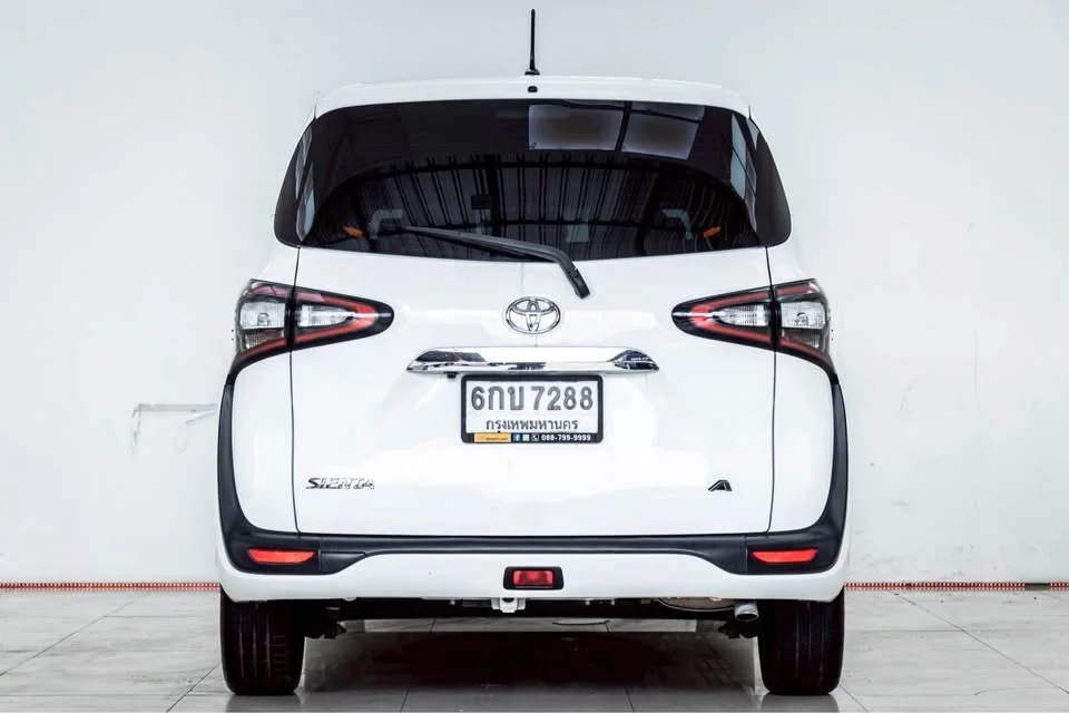 2017 Toyota Sienta II 2