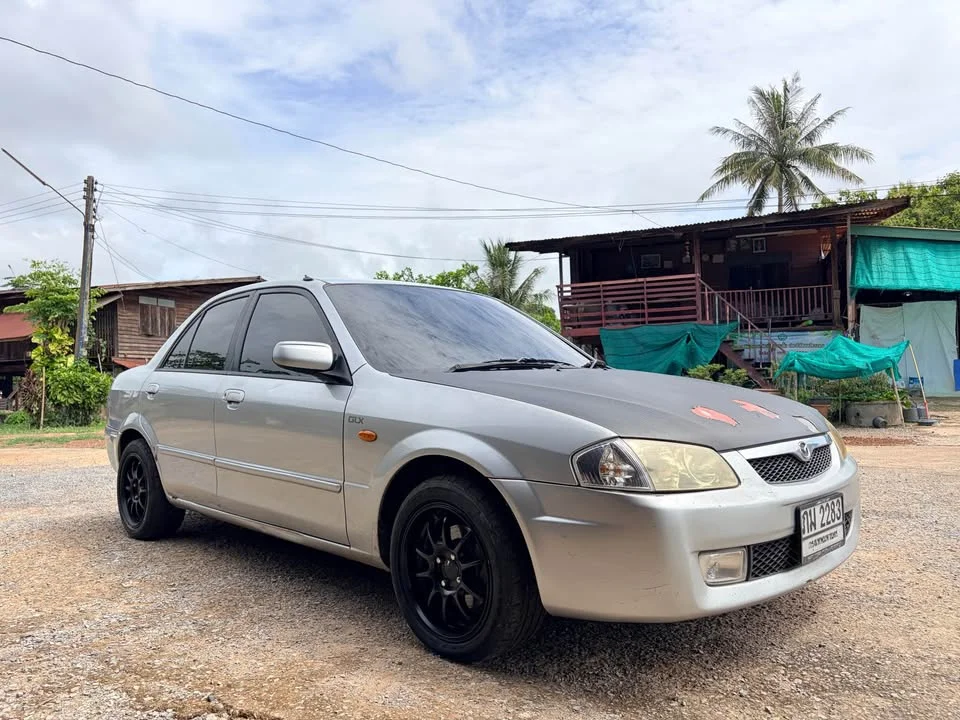 2000 Mazda 323 VIII 3