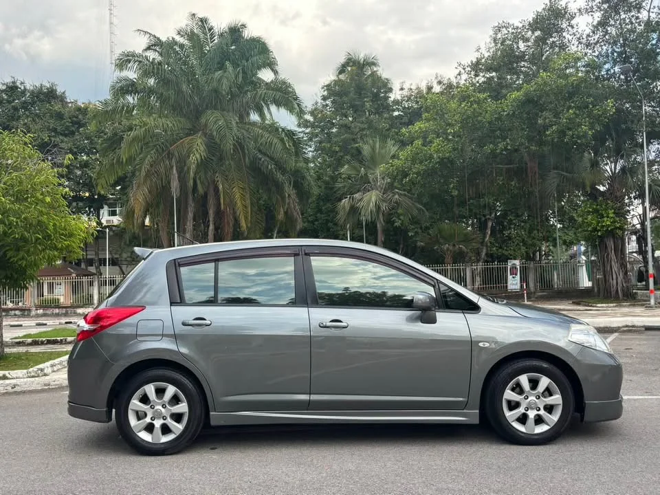 2011 Nissan Tiida I (C11) 3