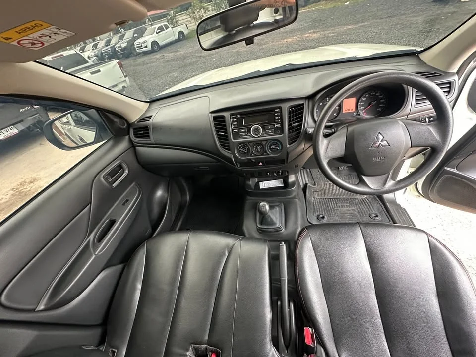 2022 Mitsubishi Triton V 3