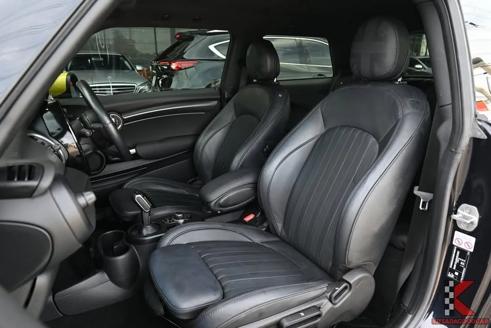 2022 Mini Hatch  III 3