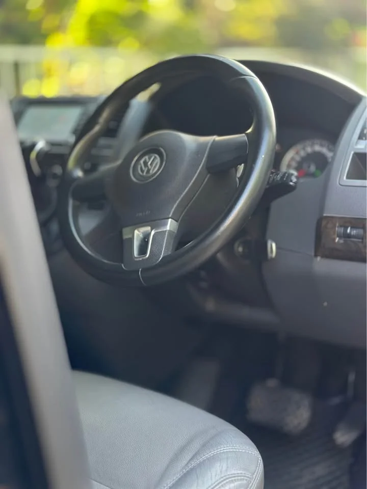 2012 Volkswagen Caravelle T5 3