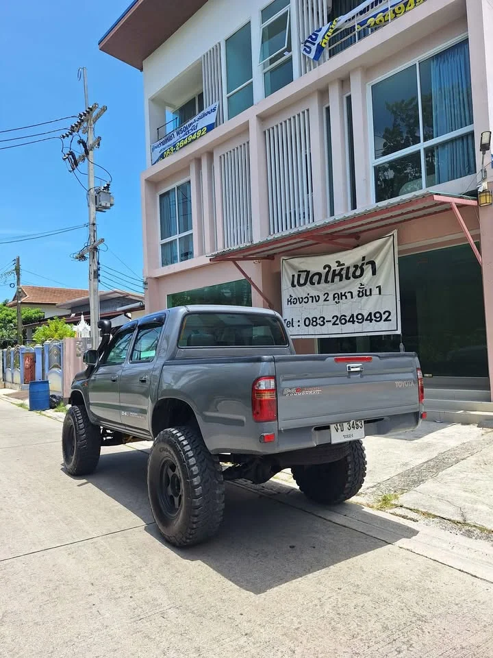 2004 Toyota Hilux Tiger VI 2