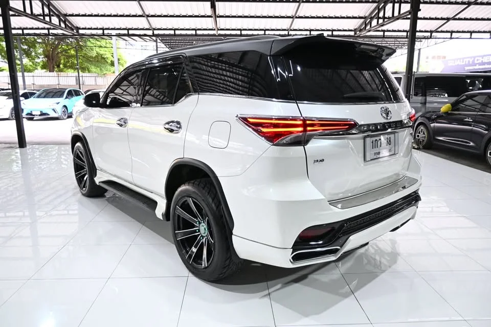 2017 Toyota Fortuner II 3