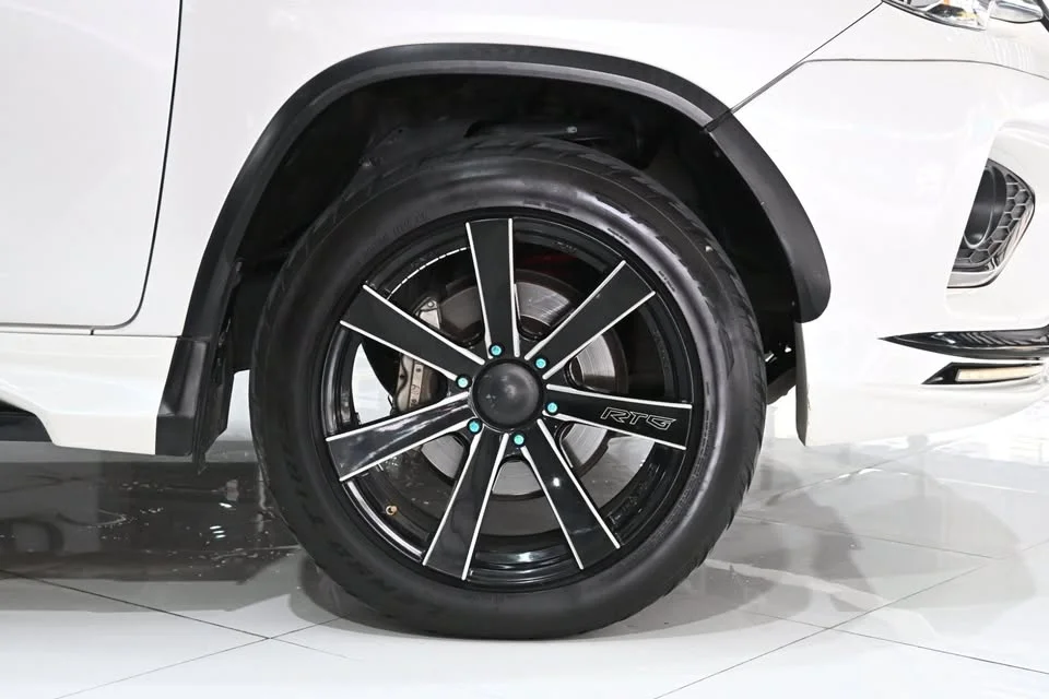 2017 Toyota Fortuner II 2