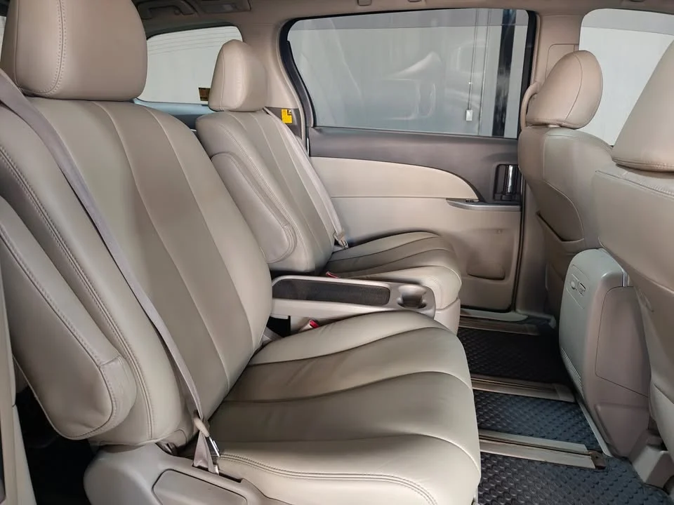 2010 Toyota Estima III 3