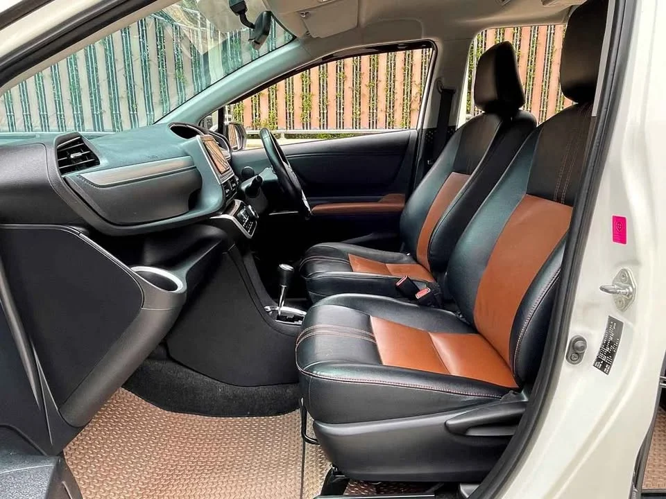 2019 Toyota Sienta II 2