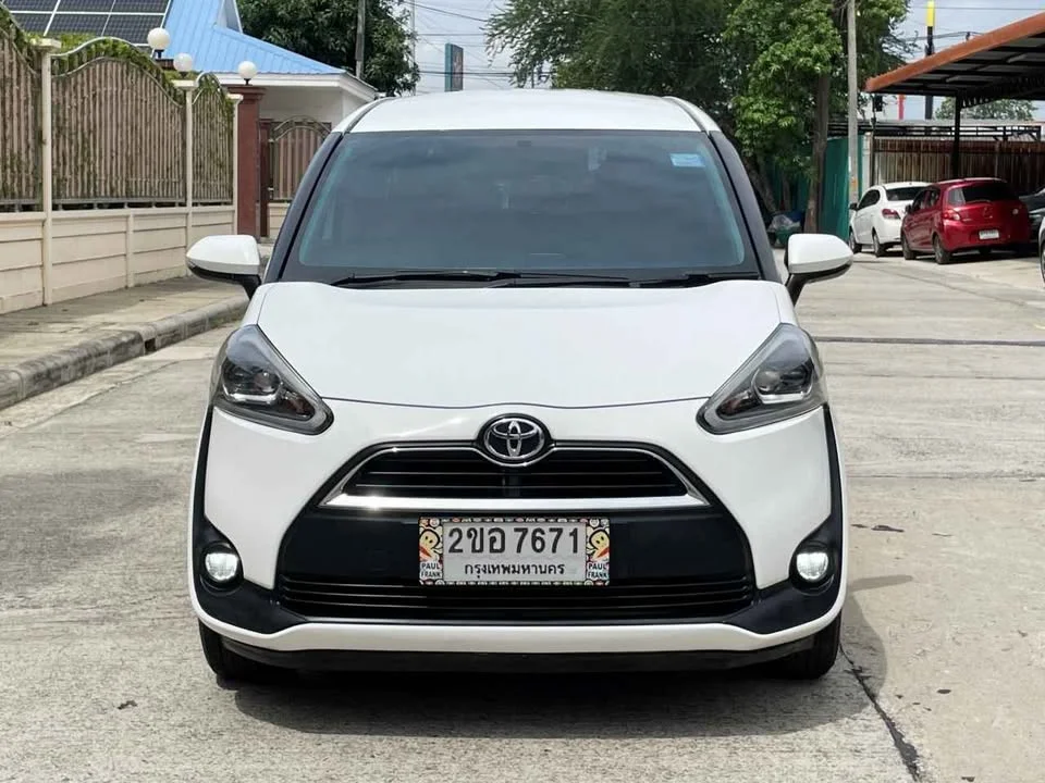 2019 Toyota Sienta II 3