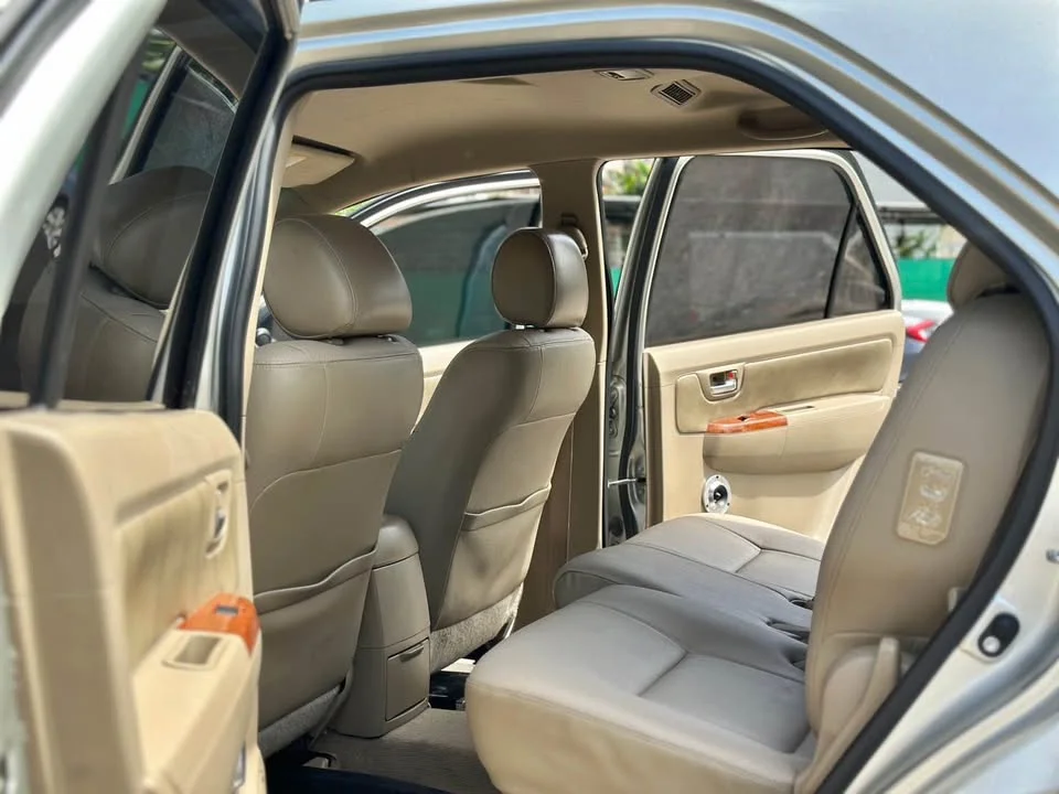2010 Toyota Fortuner I 3