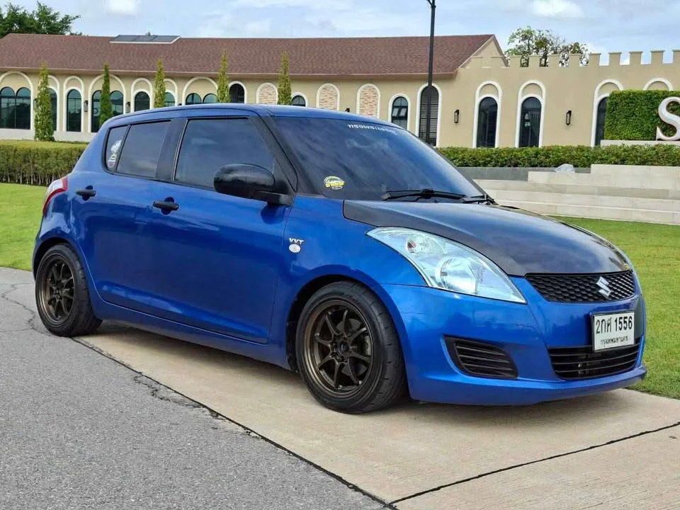 2013 Suzuki Swift II 3