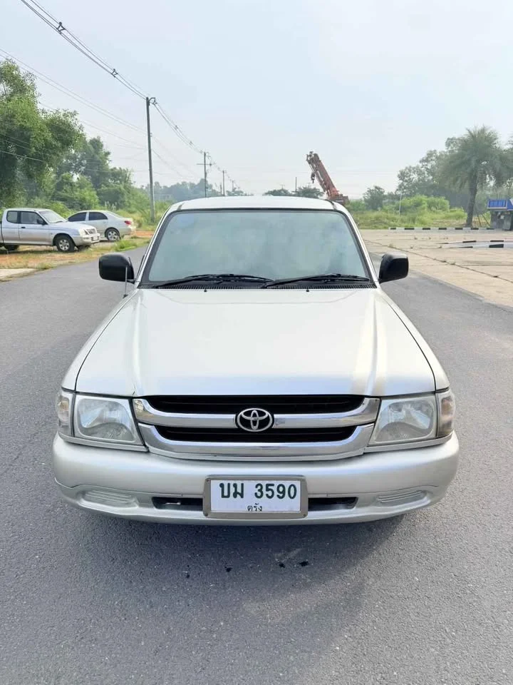 2004 Toyota Hilux Tiger VI 3