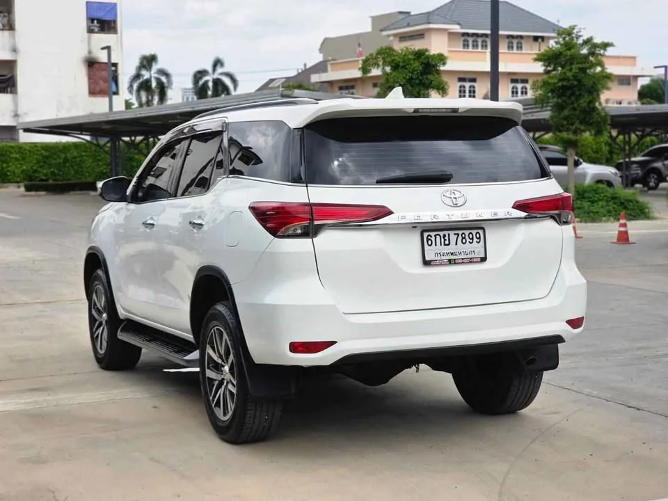 2017 Toyota Fortuner II 3