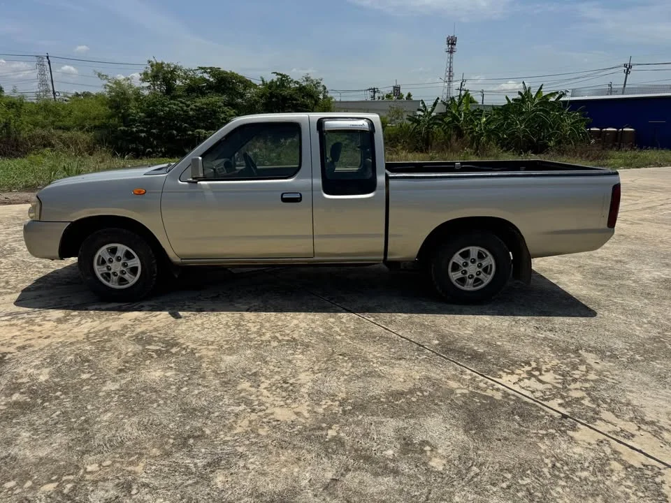 2002 Nissan Frontier I 2