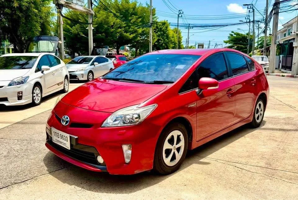2013 Toyota Prius III 2