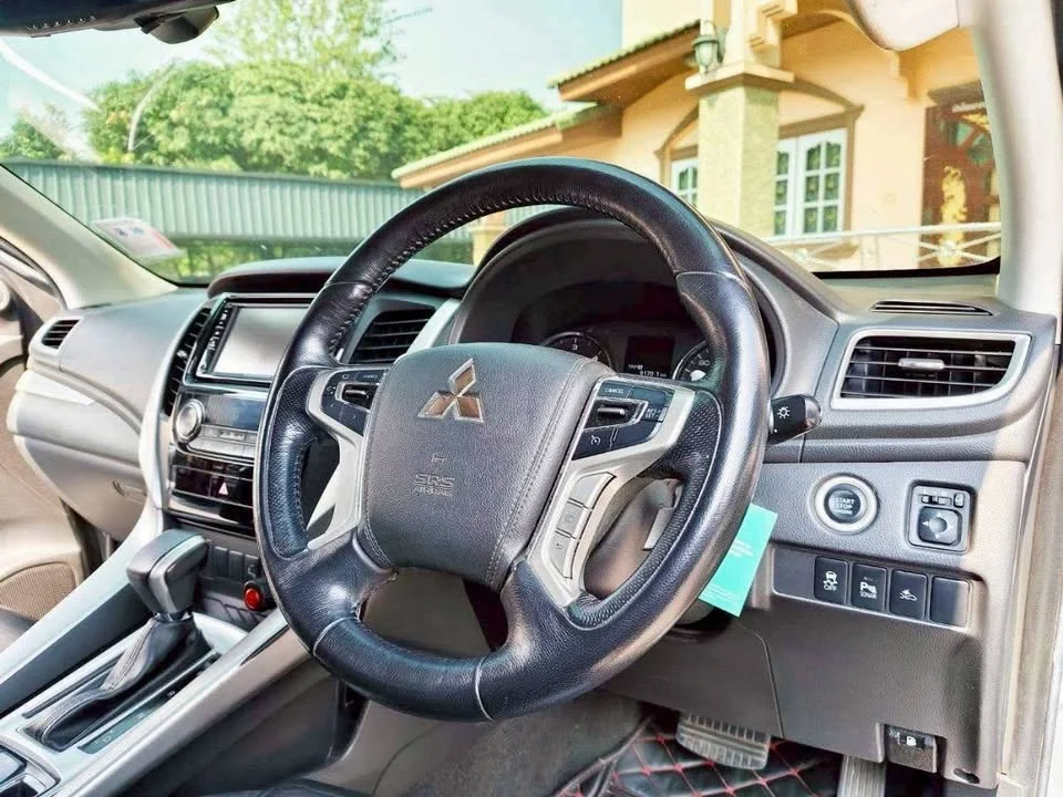 2015 Mitsubishi Pajero Sport III 2