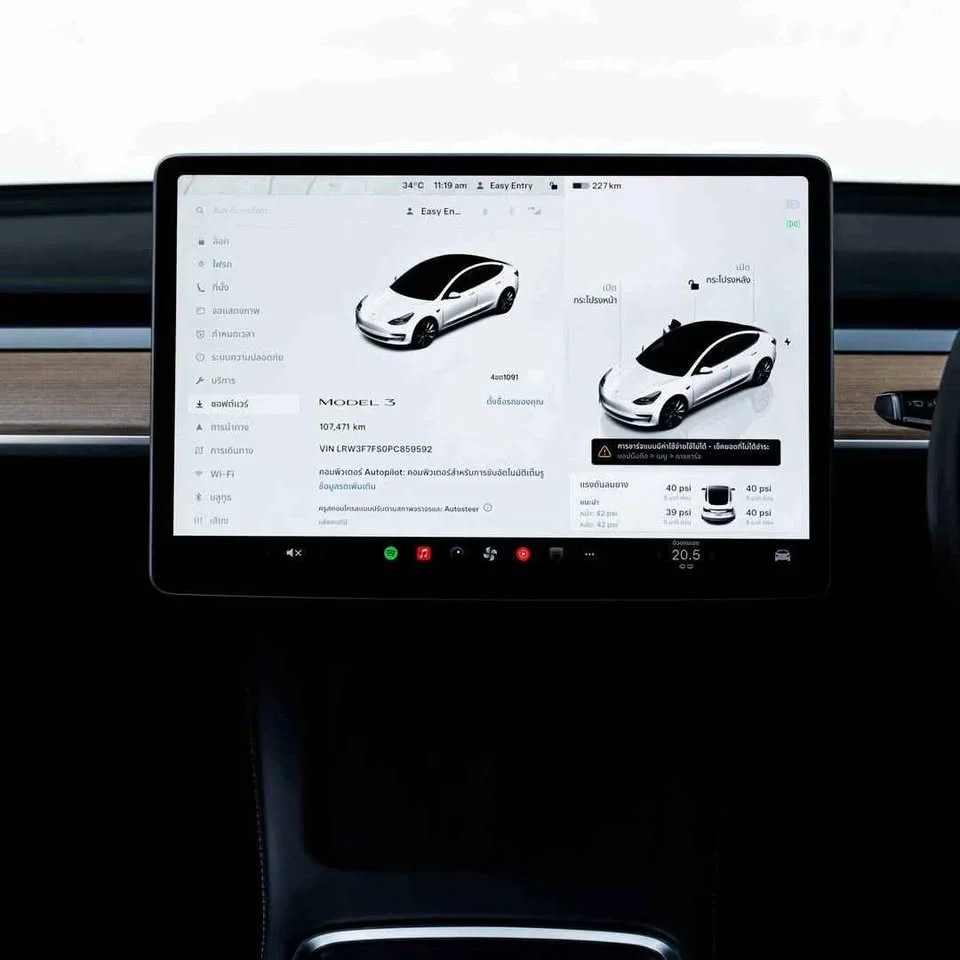 2023 Tesla Model 3 2