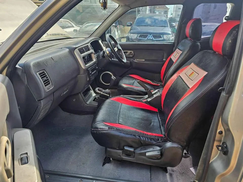 2005 Mitsubishi Strada III 2