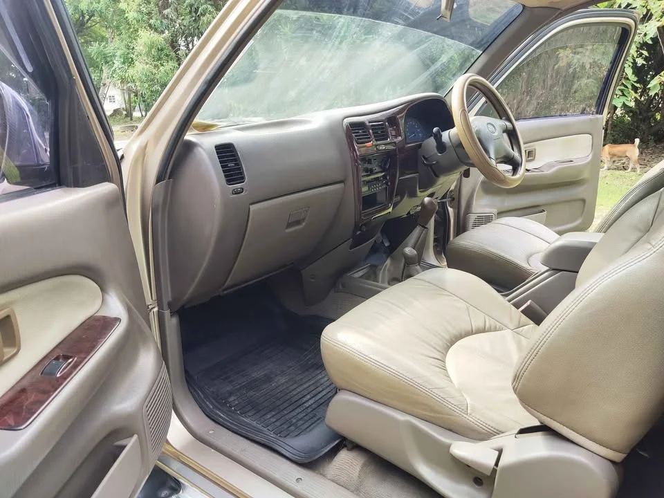 2003 Toyota Hilux Tiger VI 2